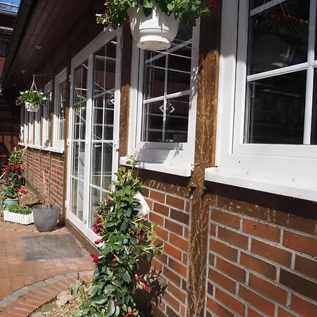 Landgasthaus Zum Muden * شنيفردينغين